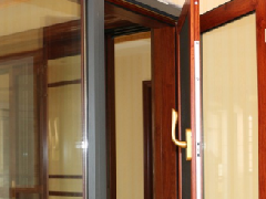 大连断桥铝门窗纱窗配置有哪几种？