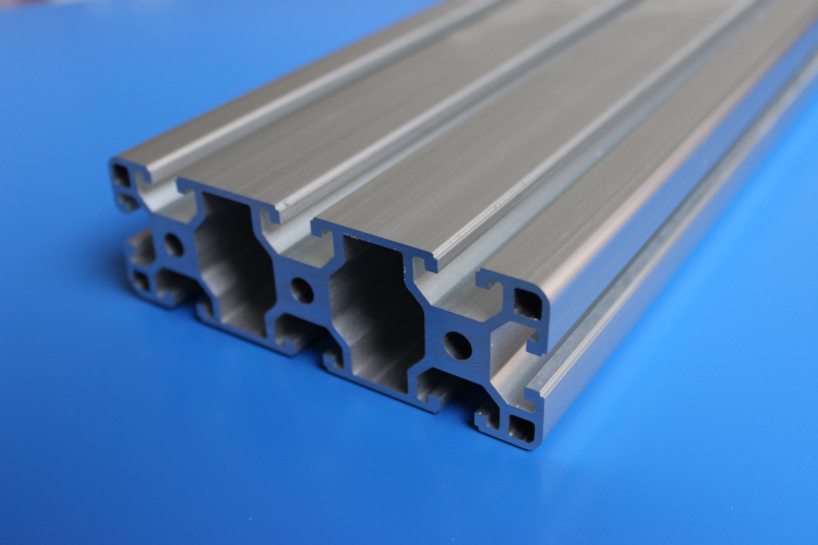 大连选铝型材挤压机需要必备哪些知识(图1)